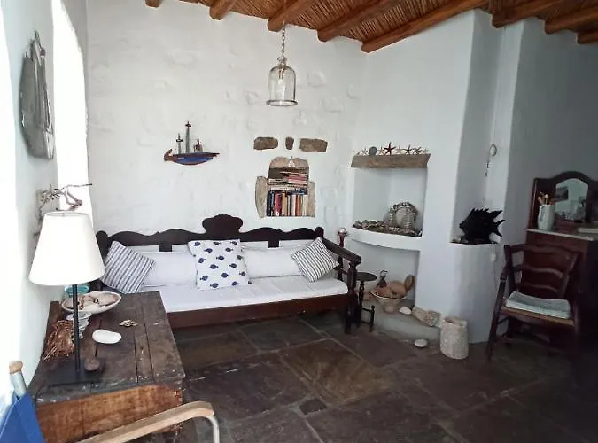 Vakantiehuis Traditional Stone House With Breathtaking View *