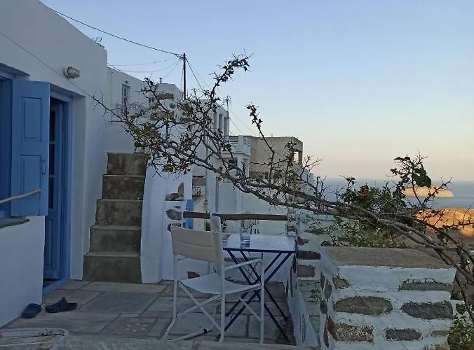 Vakantiehuis Traditional Stone House With Breathtaking View